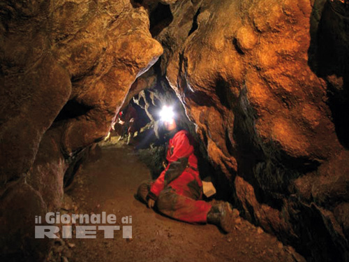 Cittareale: speleologa infortunata in una grotta a -150 metri di profonditą